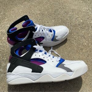 Nike Air Flight Huarache OG White Bold Berry (2014), Size 11, 686203-100